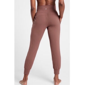 Women's Athleta Salutation Jogger in Powervita M Dusty Rose